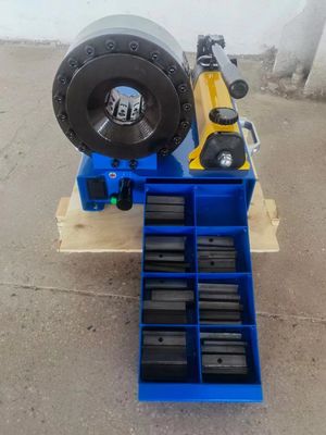 Το χέρι 1/4 έως 2 ίντσας ενεργοποίησε Crimper 24v μανικών μηχανών χειρωνακτικό 12v μανικών το πτυχώνοντας υδραυλικό Drive μπαταριών