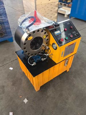 Κίτρινο χρώμα DX68 Finn Power Hose Crimper 600T Μεγάλη ακρίβεια με μεγάλη ισχύ