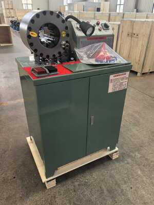 Μέγεθος πτύχωσης πράσινου χρώματος 2" που φτάνει έως 2,5 ίντσες Διάμετρος εσωτερικού εύκαμπτου σωλήνα Big Force 600T Crimping Force Λαστιχένια μηχανή σύσφιξης σωλήνα με εμβέλεια 6-51 mm και 10 εναλλάξιμες μήτρες με εργαλεία φόρμας γρήγορης αλλαγής