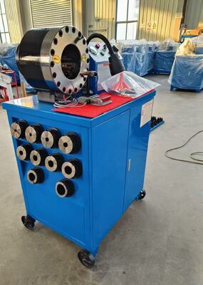 Μπλε Ηλεκτρική 600T Crimping Force Rubber Hose Crimping Machine με εμβέλεια 6-51mm και 10 εναλλάξιμα πριόνια